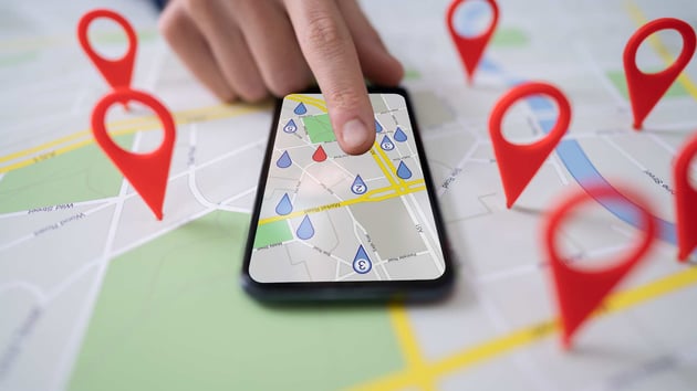 gps map with phone and location icons