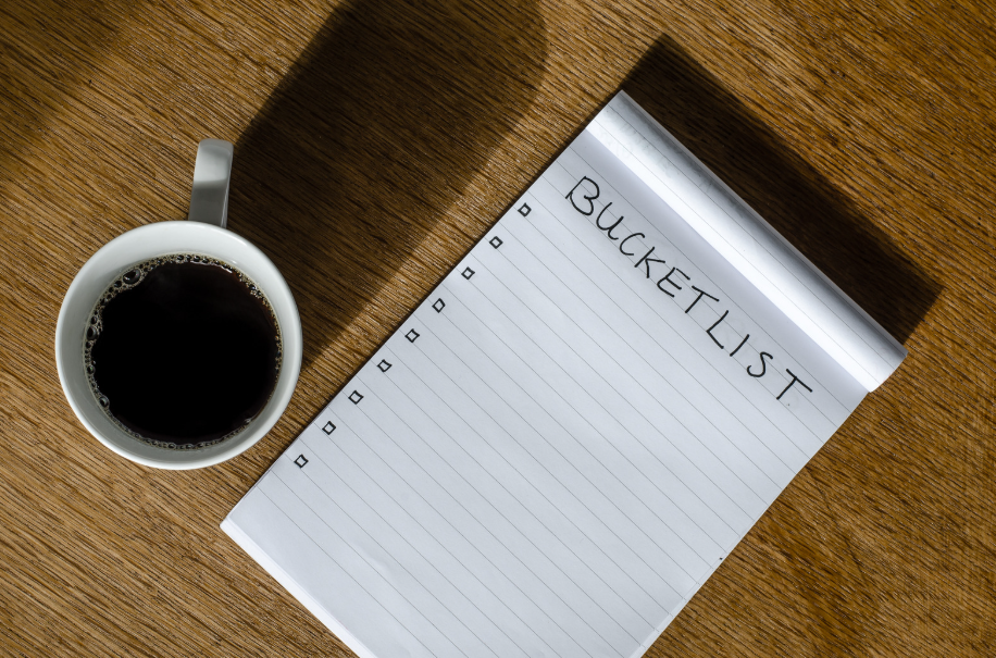 note pad with "Bucket List"
